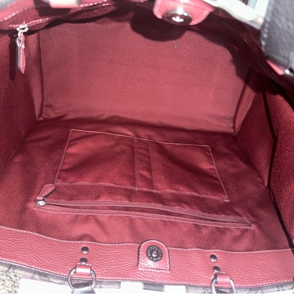 COACH 100% Authentic Coach Dempsey 40 Carryall Bag. - Picture 4 of 6